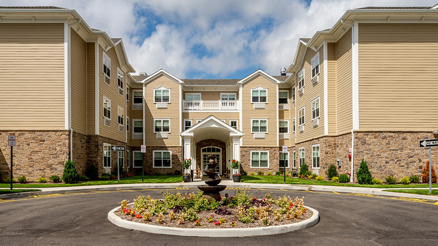 Amber Court - Amber Court at Smithtown